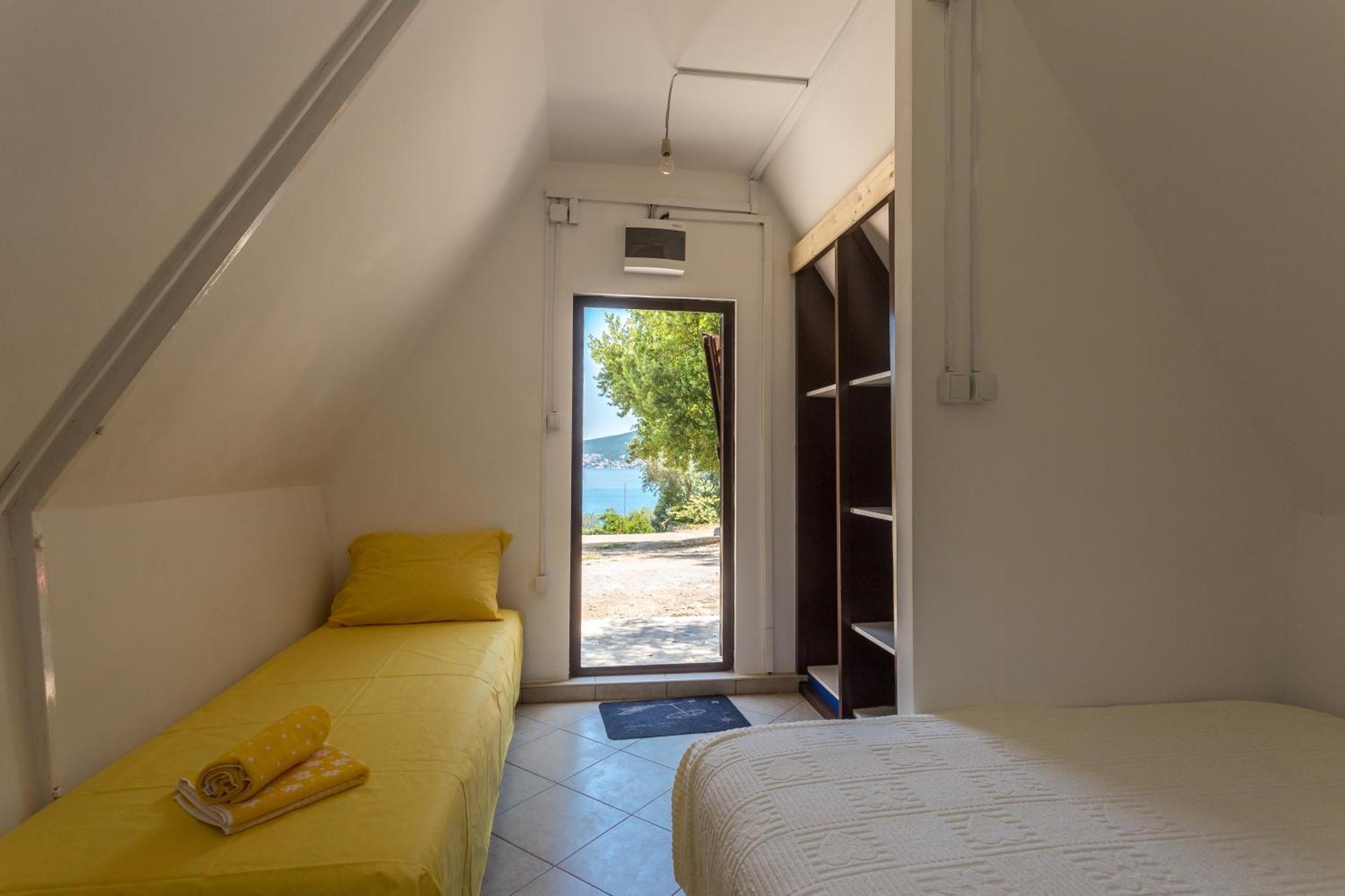 Apartments And Bungalows Mimoza Baosici Herceg Novi Camera foto
