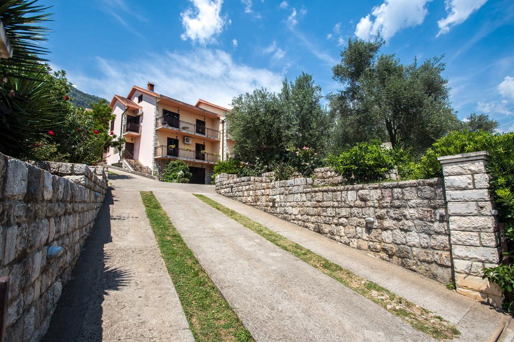 Apartments And Bungalows Mimoza Baosici Herceg Novi Esterno foto