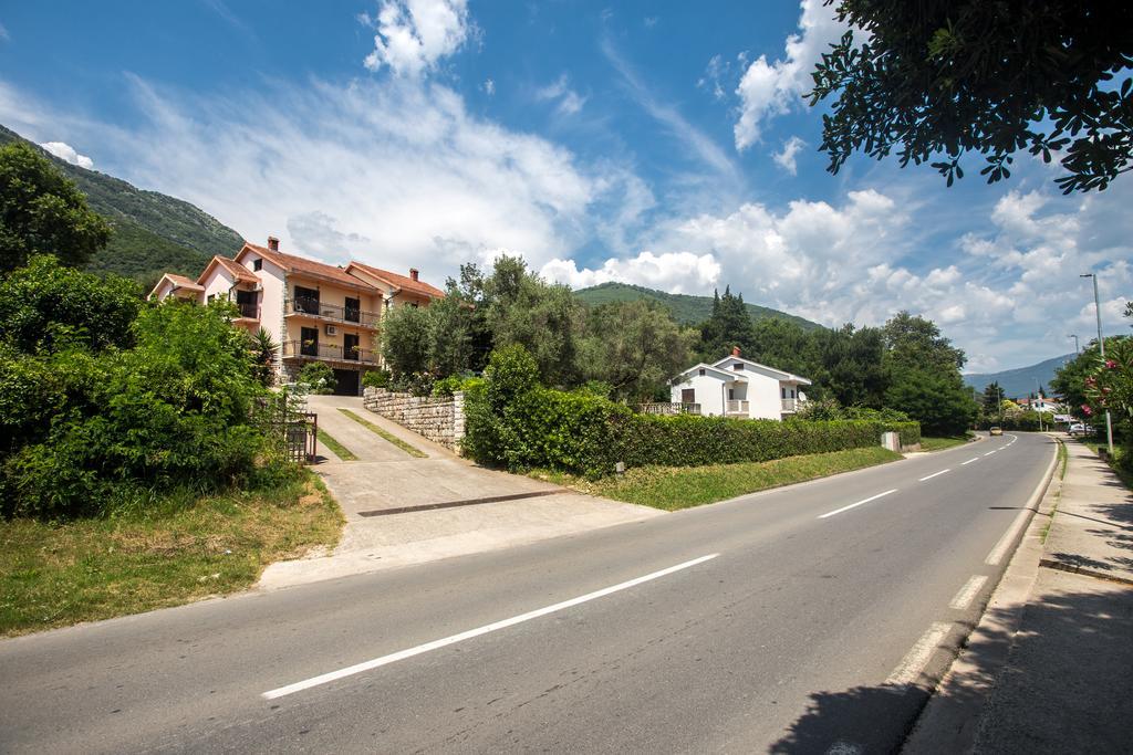 Apartments And Bungalows Mimoza Baosici Herceg Novi Esterno foto